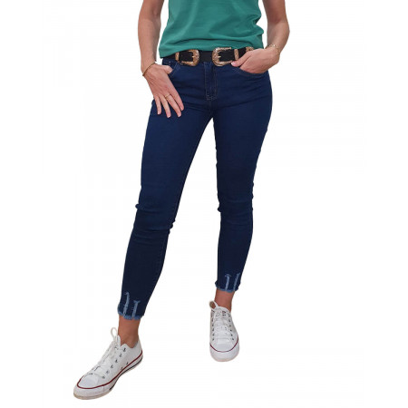 Jean femme brut skinny coupe confort à ourlet effiloché