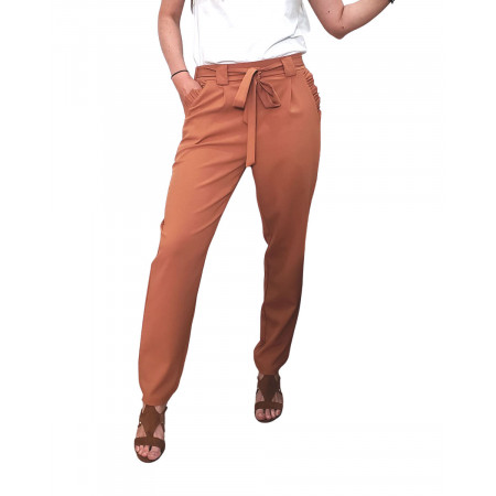 Pantalon fluide paper bag camel poches à volants