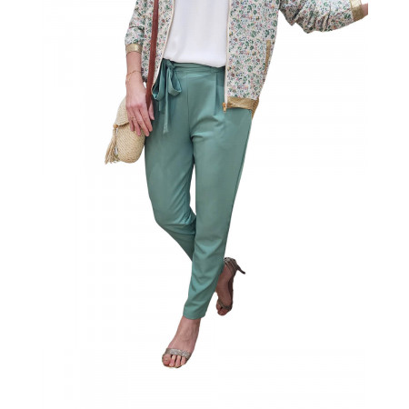 Pantalon femme fluide paper bag vert amande poches à volants