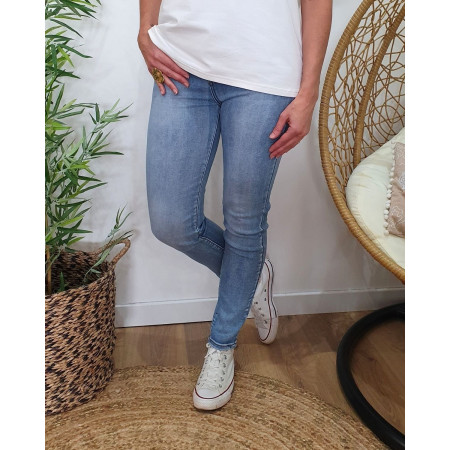 Jean femme slim bleu clair délavé coupe confort