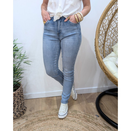 Jean femme slim power stretch push up bleu clair délavé coupe confort