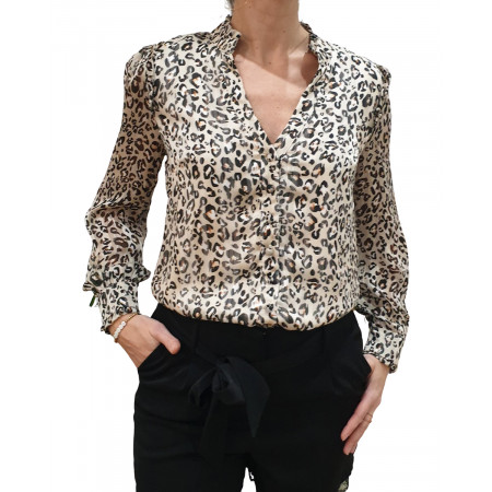 Chemisier satiné léopard beige liseré doré