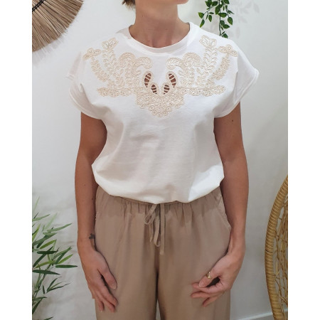 T-Shirt femme blanc broderies beiges ajourées Évania