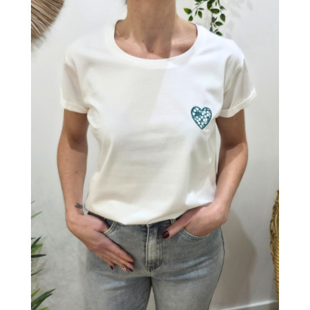 T-shirt femme blanc coeur brodé vert fleurs blanches et jaunes